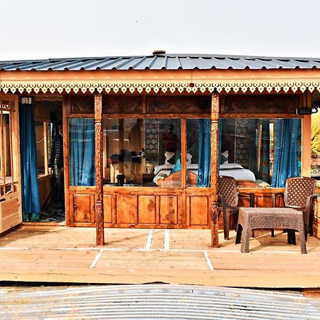 Heritage Amina Group Of Houseboats Hotel Srīnagar Kültér fotó